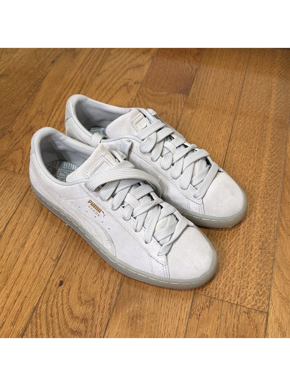 Size 8.5 US Women’s PUMA Suede Gray Suede Low Top Lace-Up Sneakers
